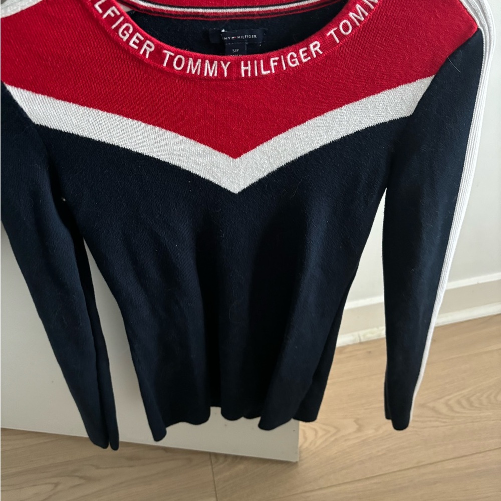 Tommy Hilfiger sweater